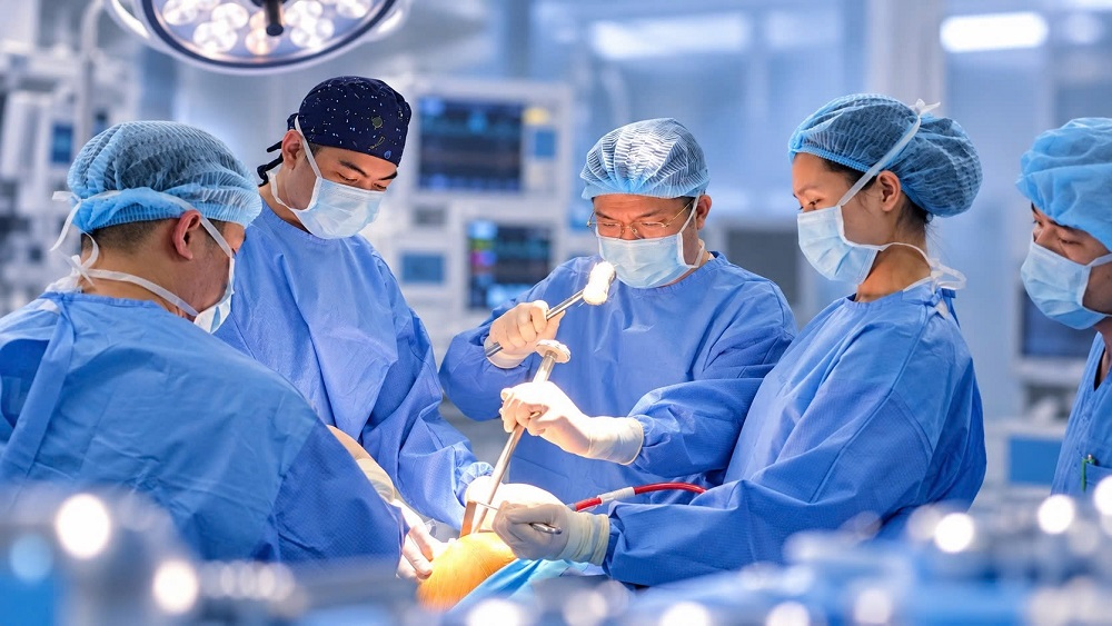 Bệnh viện Hữu nghị Việt Đức cơ sở Ninh Bình: Phẫu thuật thay khớp háng bán phần thành công cho cụ bà 100 tuổi  